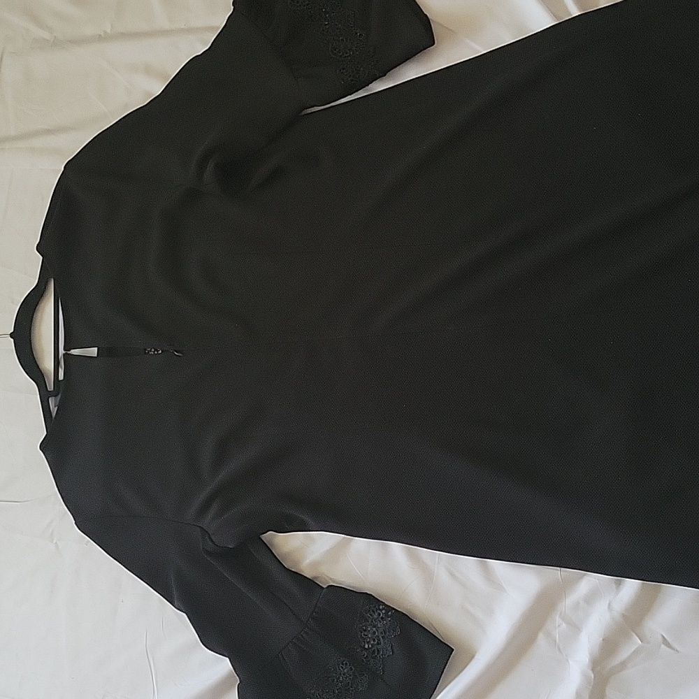 Dress - Picture 4 of 4